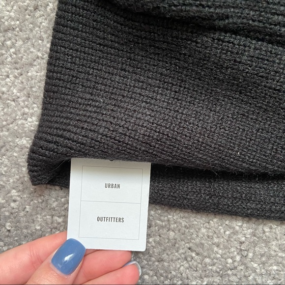 Urban Outfitters Winter Hat - Picture 3 of 4